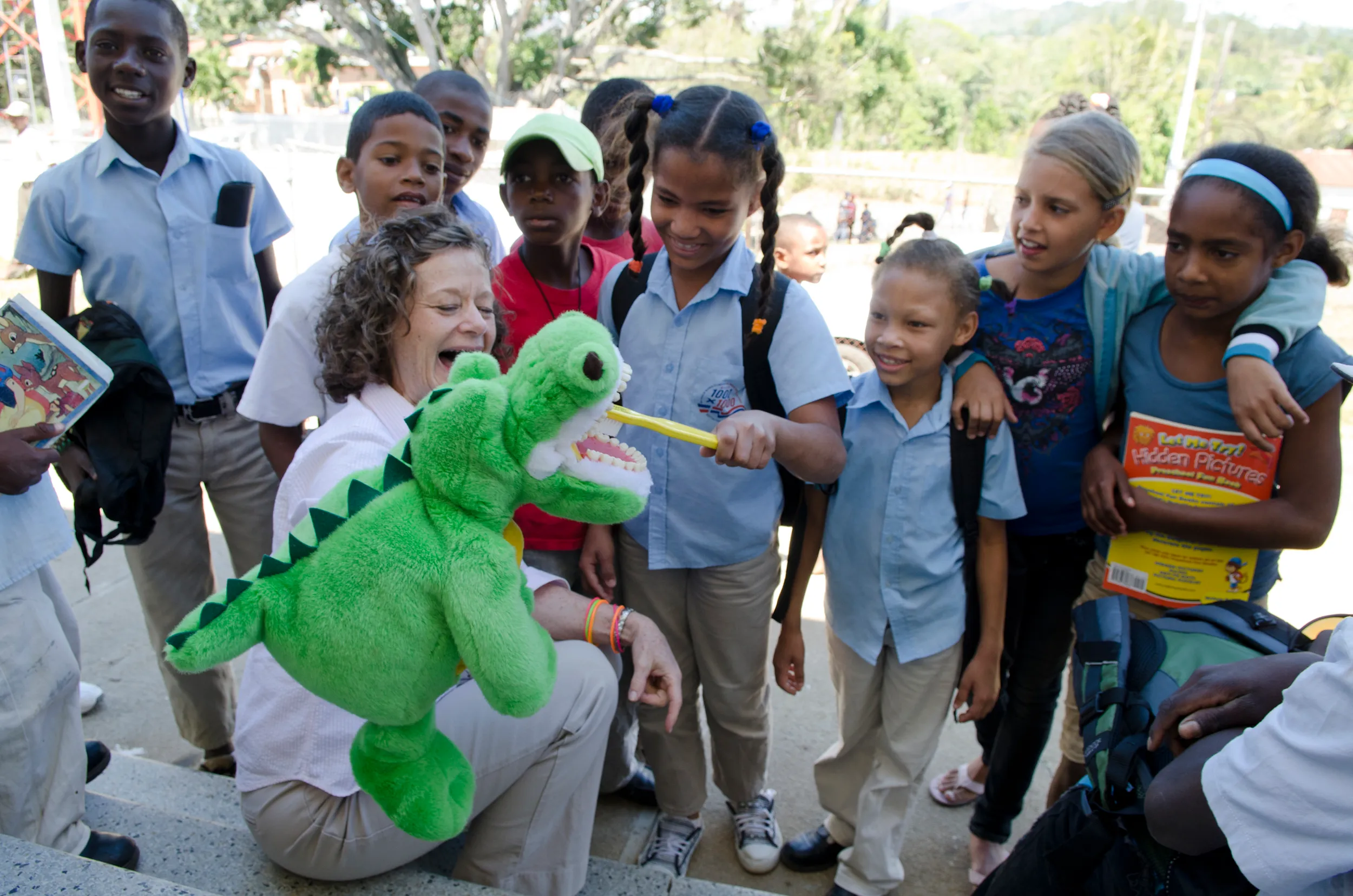 Teaching brushing technique with a little help from a dinosaur
