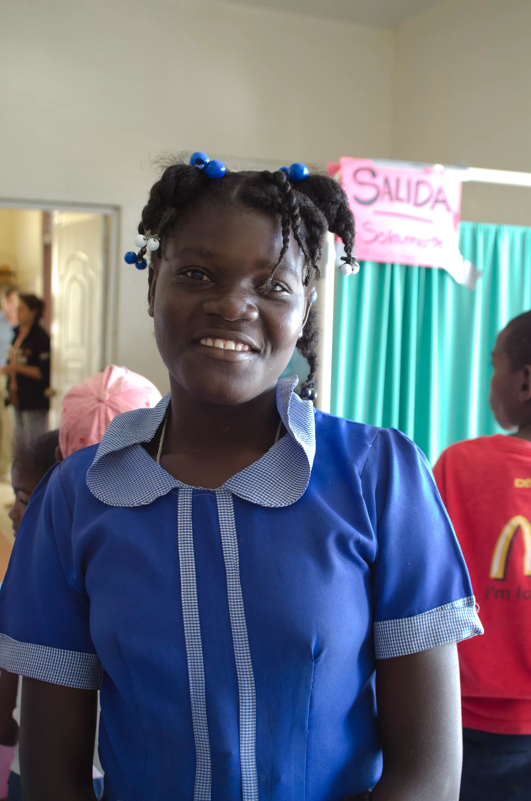 A student in her school uniform